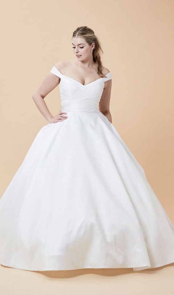 Свадебные платья фото в коллекции Anne Barge Bridal 2018 для полных девушек