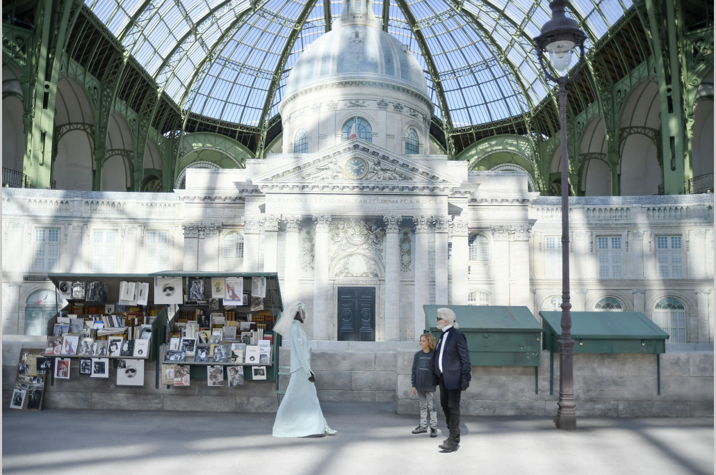 Карл Лагерфельд представил вечерние платья фото в коллекции Chanel Couture Fall на осень 2018