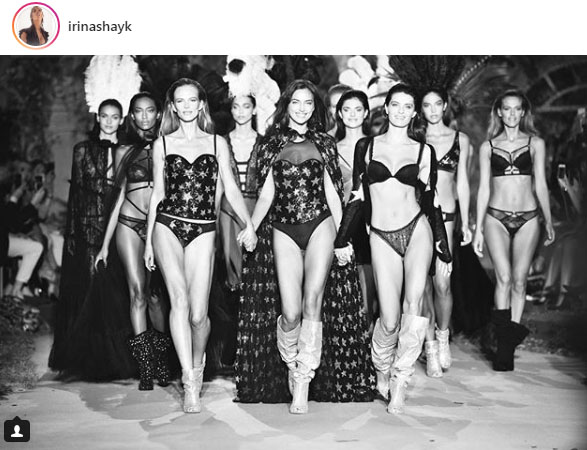На фото Irina Sheyk на модном показе Intimissimi в Инстаграм